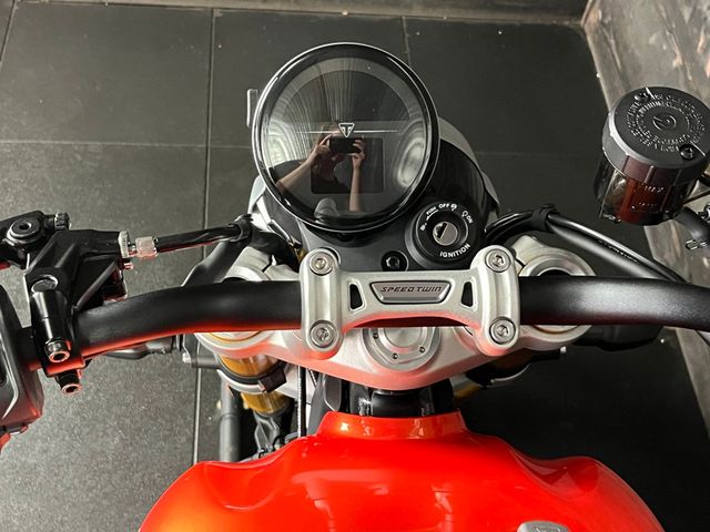 triumph - speed-twin-1200-rs