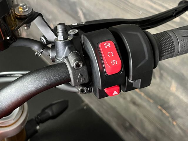 triumph - speed-twin-1200-rs