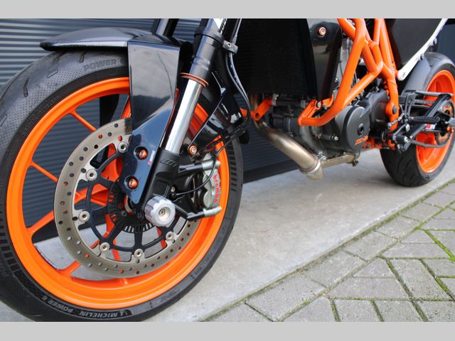 ktm - 690-duke-r