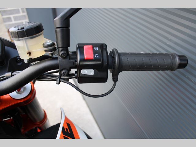 ktm - 690-duke-r