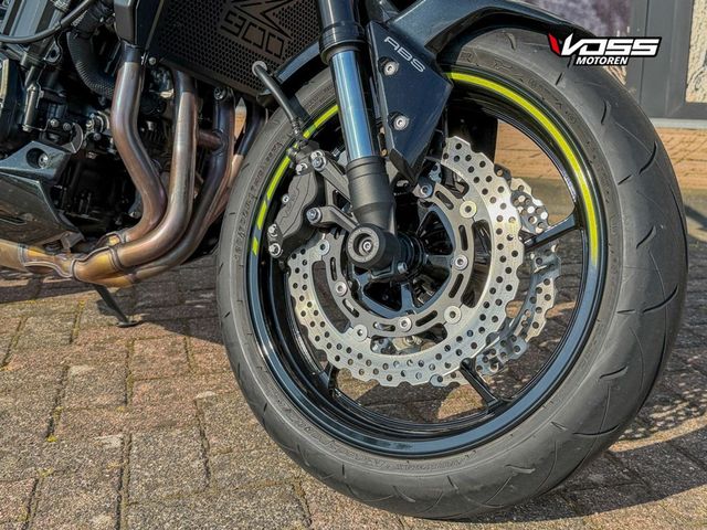 kawasaki - z900