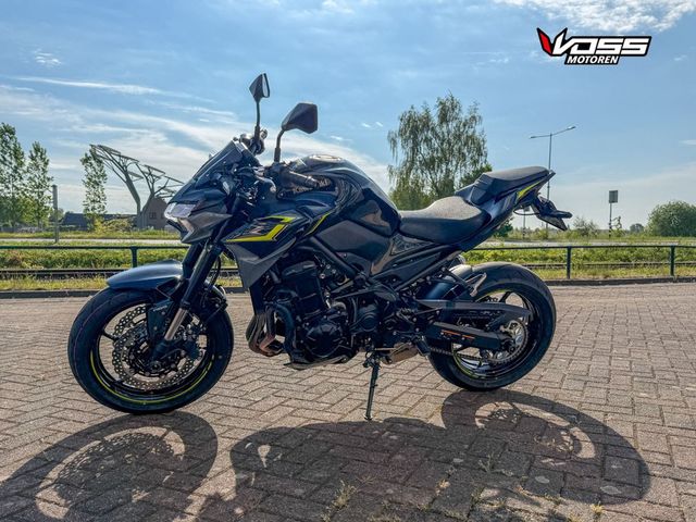 kawasaki - z900