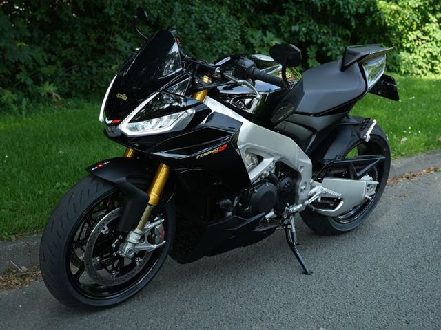 aprilia - tuono-v4-factory