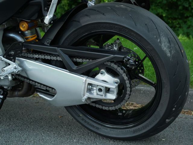 aprilia - tuono-v4-factory