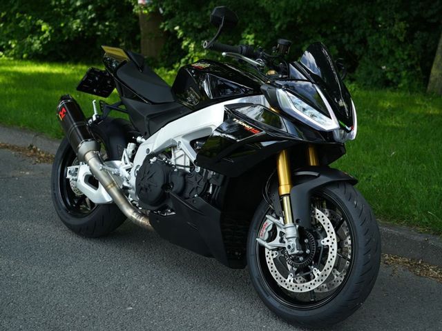 aprilia - tuono-v4-factory