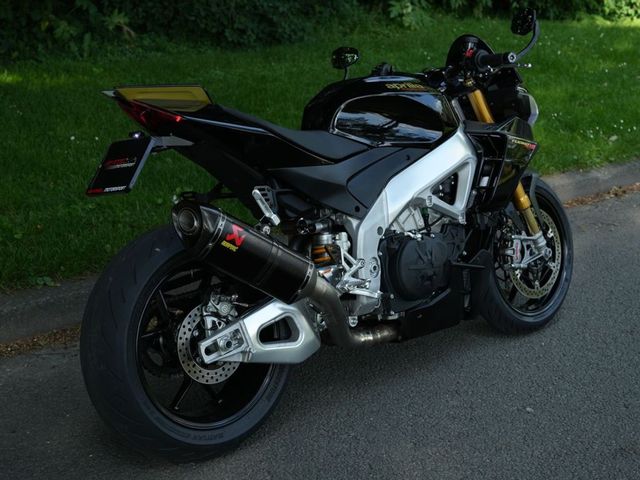 aprilia - tuono-v4-factory