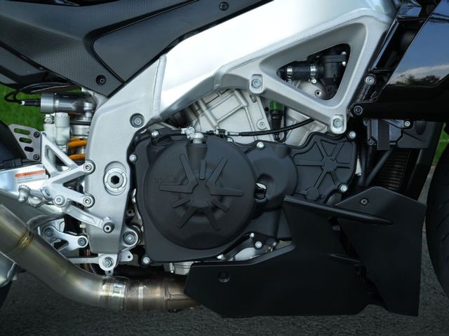 aprilia - tuono-v4-factory