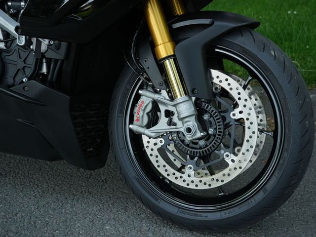 aprilia - tuono-v4-factory
