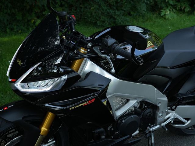 aprilia - tuono-v4-factory