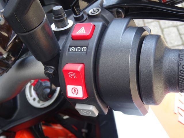 ktm - 1290-super-duke-gt