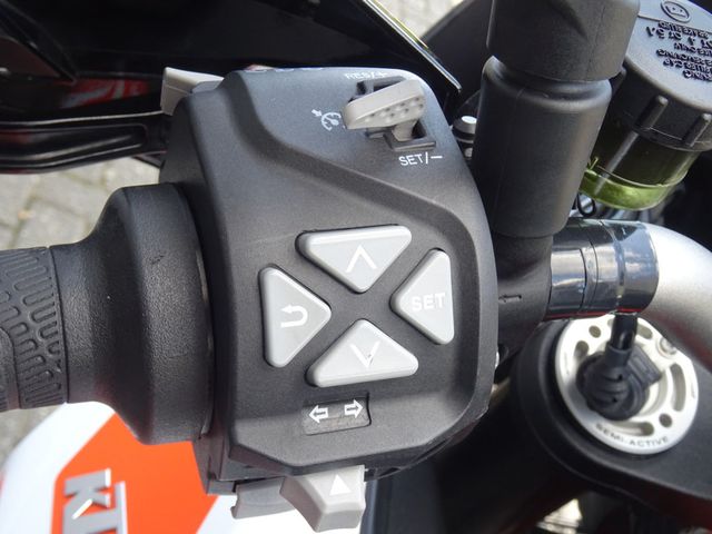 ktm - 1290-super-duke-gt