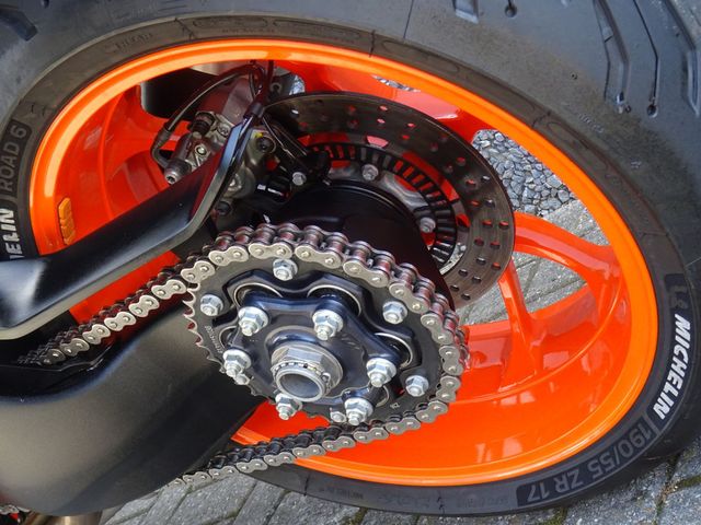 ktm - 1290-super-duke-gt