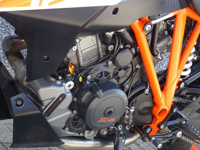 ktm - 1290-super-duke-gt