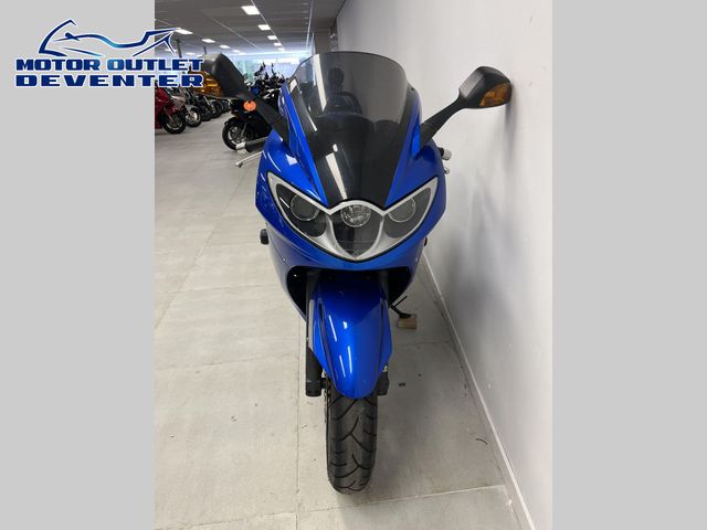 triumph - sprint-st-1050