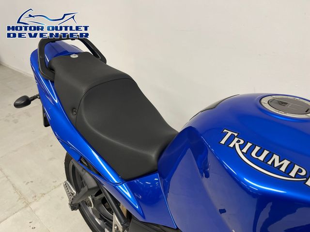 triumph - sprint-st-1050