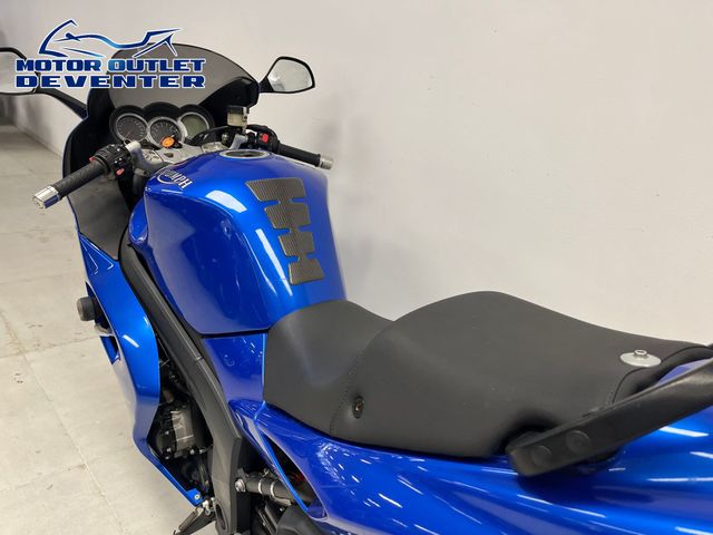 triumph - sprint-st-1050