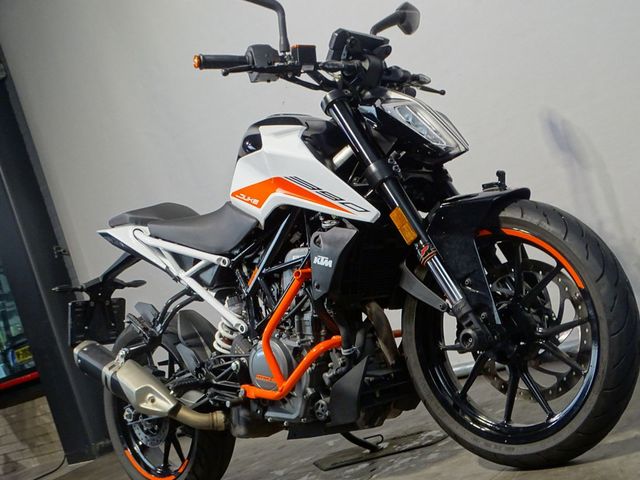 ktm - 390-duke-abs