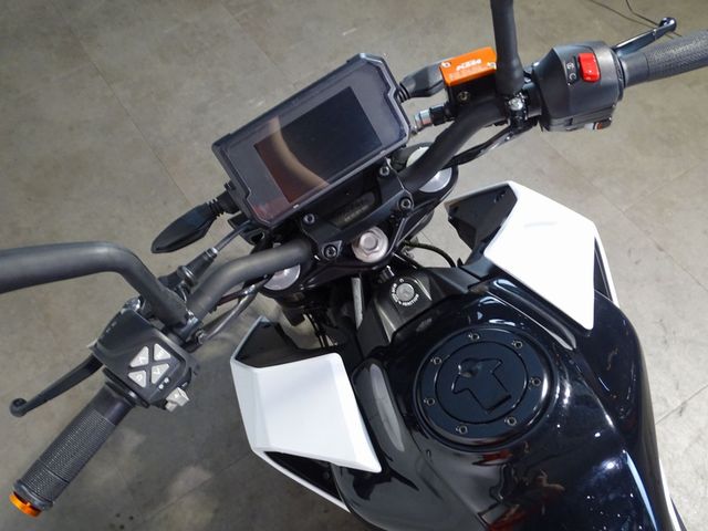 ktm - 390-duke-abs