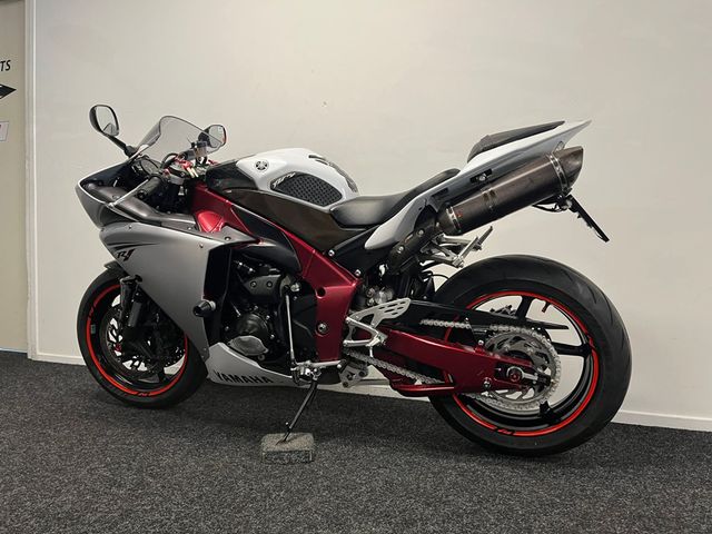 yamaha - yzf-r1