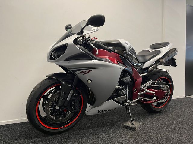 yamaha - yzf-r1