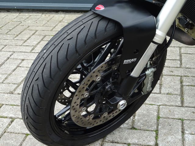 ducati - monster-821