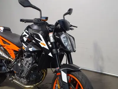 KTM 890 DUKE GP – foto 4