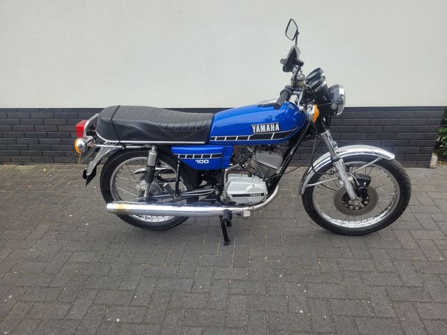 yamaha - rs-200