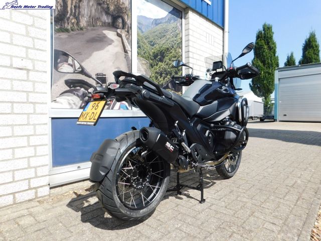 bmw - r-1300-gs-triple-black