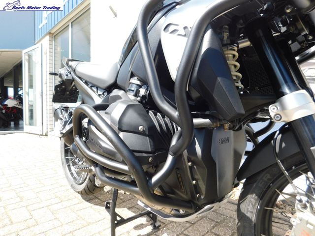 bmw - r-1300-gs-triple-black