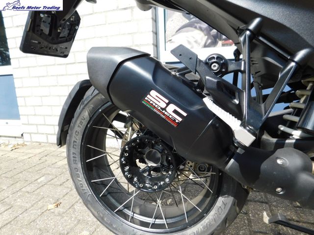bmw - r-1300-gs-triple-black