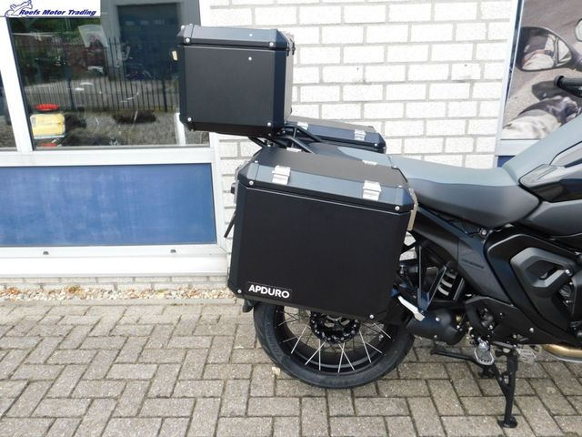 bmw - r-1300-gs-triple-black