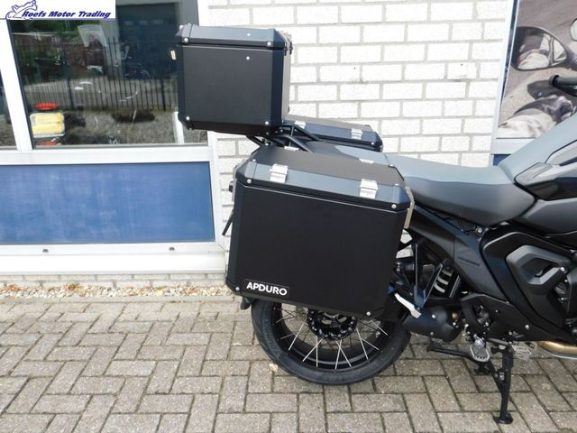 bmw - r-1300-gs-triple-black
