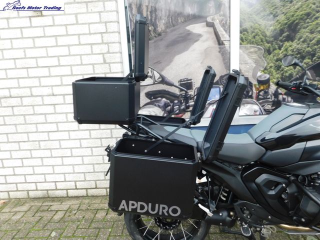 bmw - r-1300-gs-triple-black