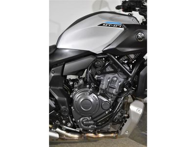 YAMAHA MT 07 ABS – foto 3
