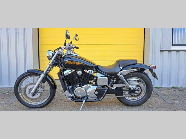 honda - vt-750--dc-black-widow