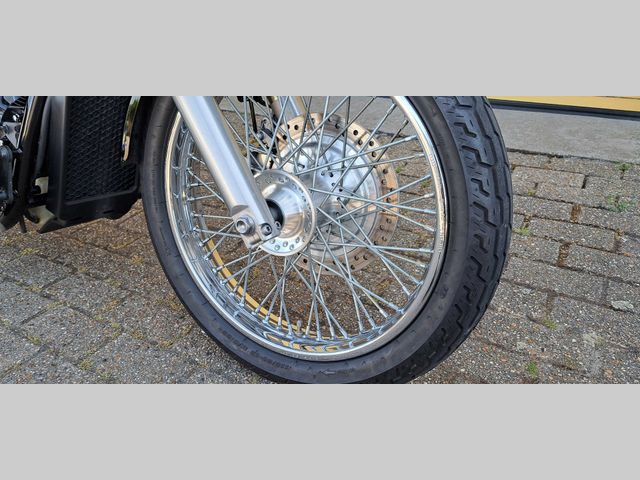 honda - vt-750--dc-black-widow