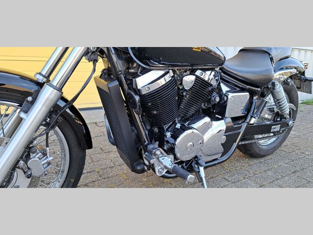honda - vt-750--dc-black-widow