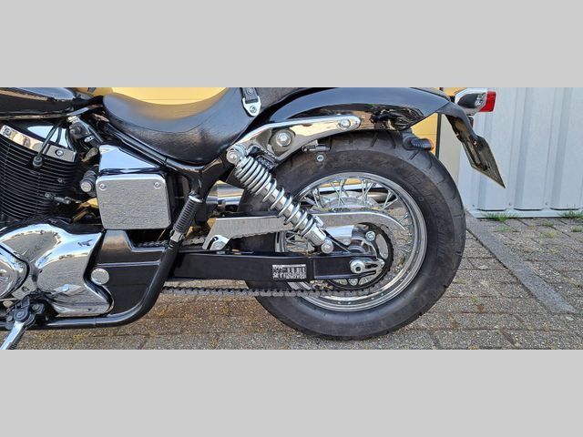 honda - vt-750--dc-black-widow