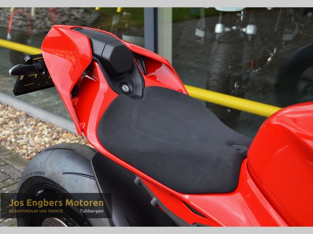 ducati - panigale-v4-s