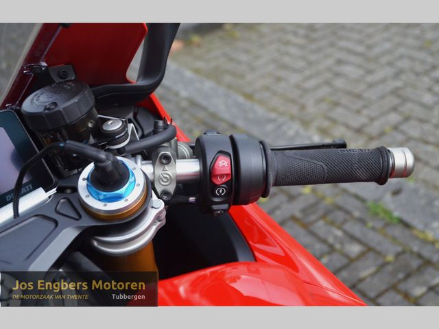 ducati - panigale-v4-s