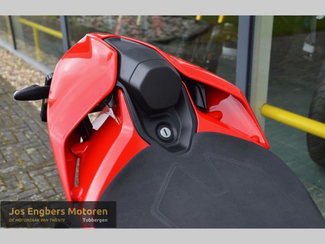 ducati - panigale-v4-s