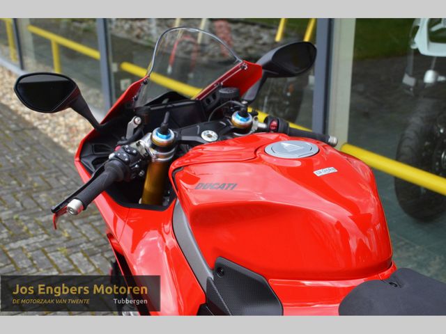 ducati - panigale-v4-s