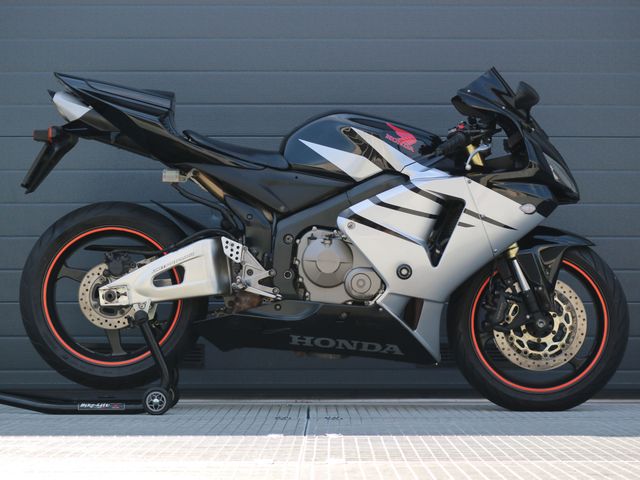 honda - cbr-600-rr