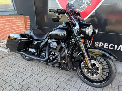 HARLEY-DAVIDSON ROAD KING SPECIAL FLHRXS – foto 3