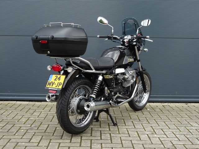 moto-guzzi - v-7-classic