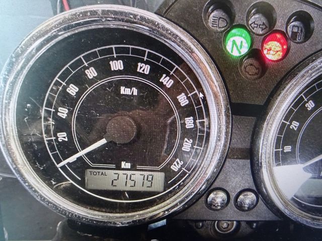 moto-guzzi - v-7-classic