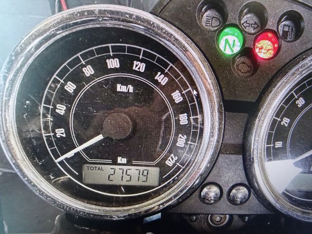 moto-guzzi - v-7-classic