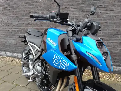 SUZUKI GSX-8S – foto 4