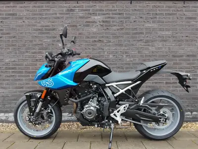 SUZUKI GSX-8S – foto 2