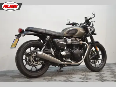 TRIUMPH STREET TWIN – foto 4